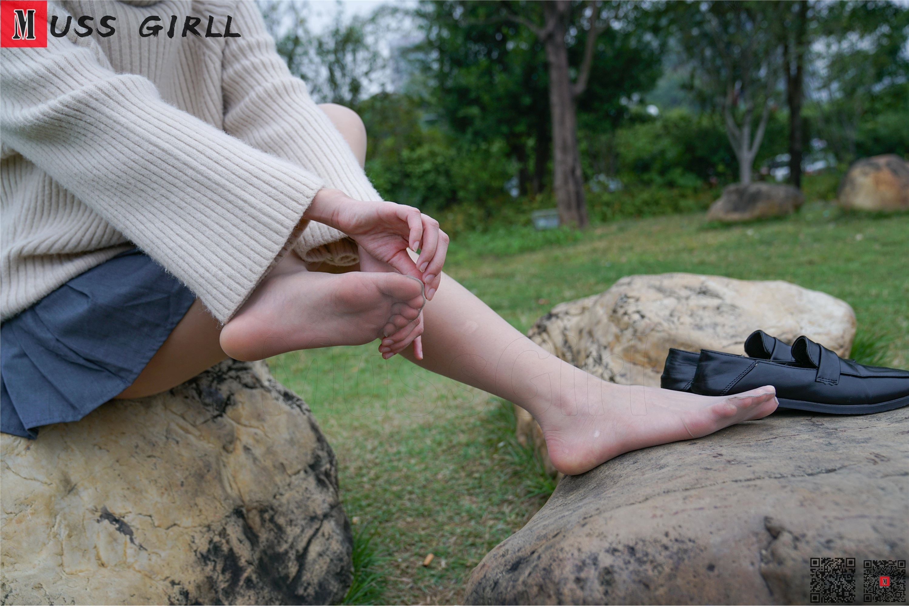 MussGirl慕丝女郎  NO.172 公园百褶裙肉丝